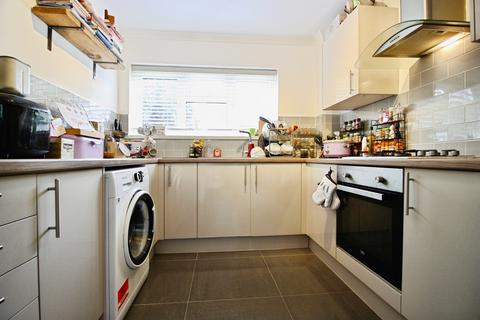 2 bedroom ground floor flat for sale, Waun Fach, Cardiff