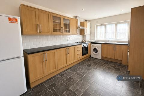 4 bedroom terraced house to rent, Anderson Road, Smethwick, B66