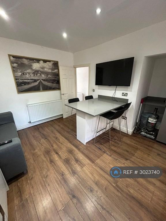 House in London - View 2