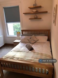 3 bedroom terraced house to rent, Como Street, Romford, RM7