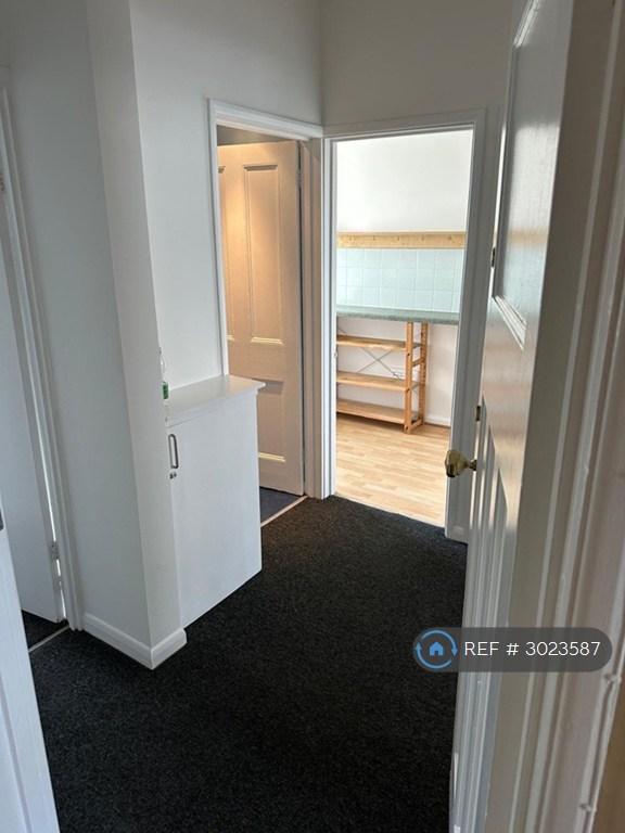 Apartment in Brighton - View 3