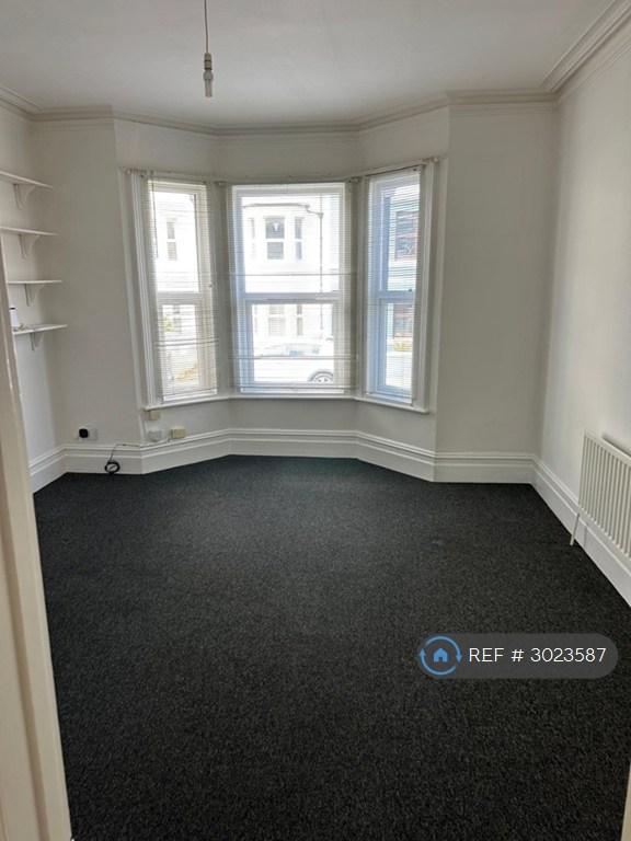 Apartment in Brighton - View 4