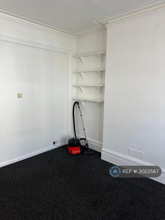 Apartment in Brighton - View 5