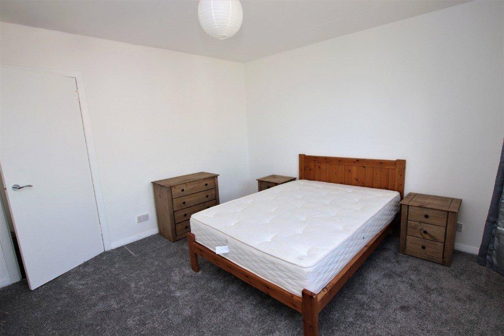 Apartment in Edinburgh, Corstorphine - View 3