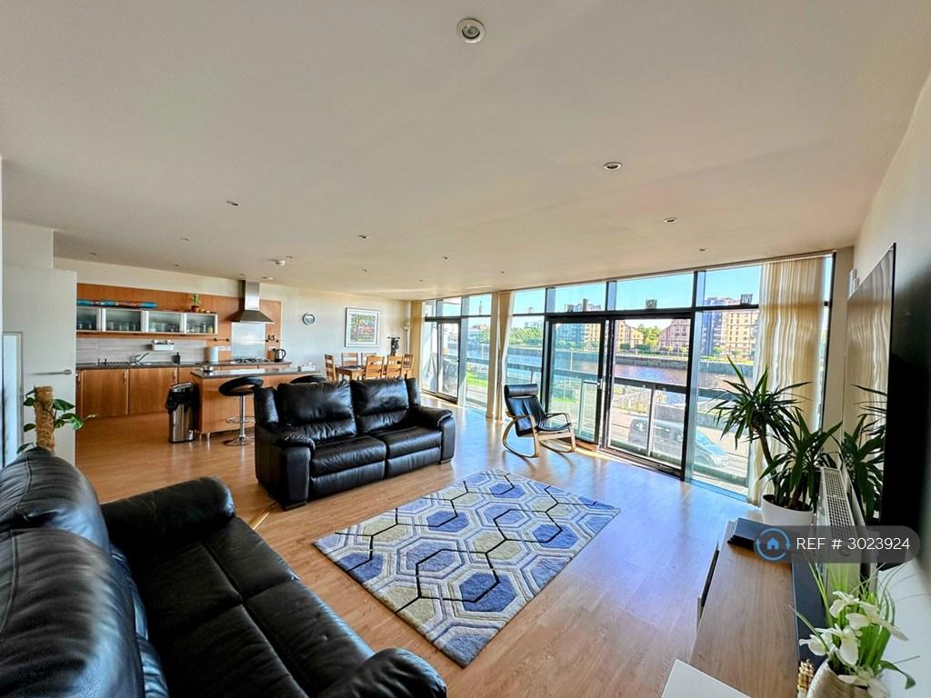 Apartment in Glasgow - View 2