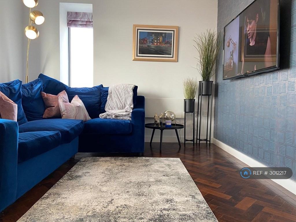 Apartment in Salford - More