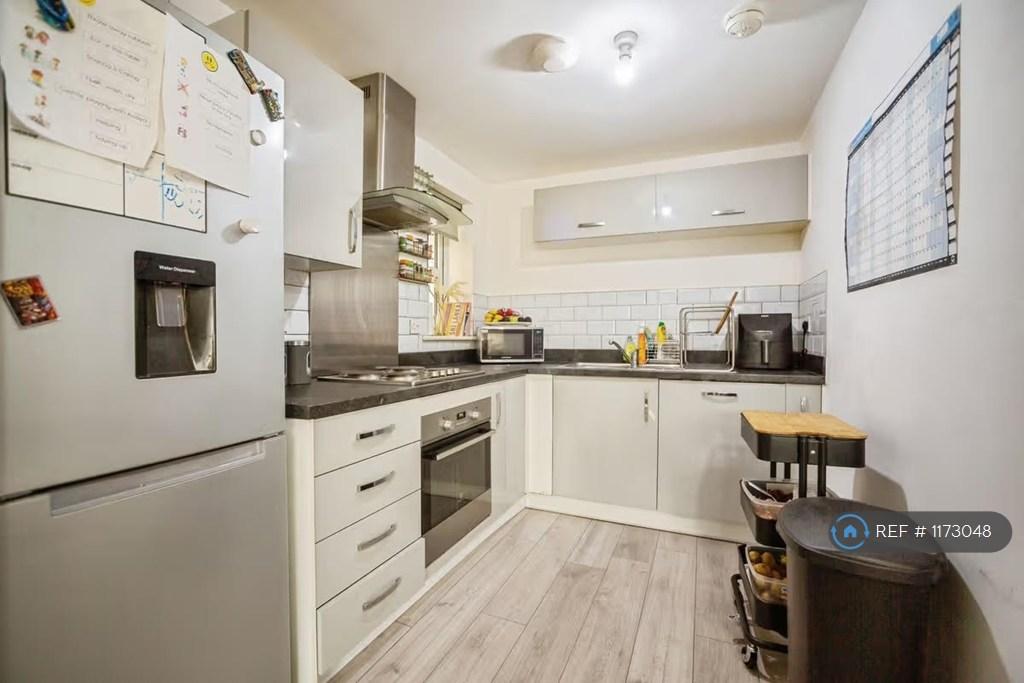 Apartment in Erith - View 3