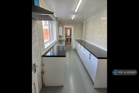4 bedroom terraced house to rent, Elizabeth St, Sunderland, SR5