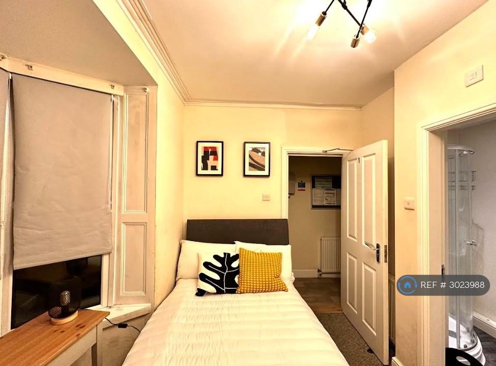 House in Southampton - View 5