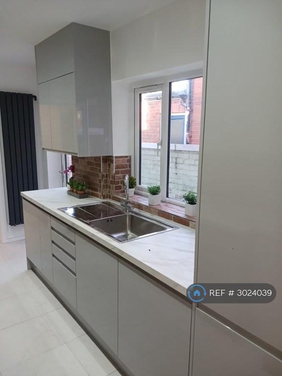 House in Reading - View 5