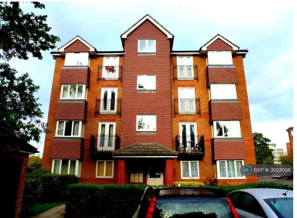 Apartment in Kingston Upon Thames - View 2