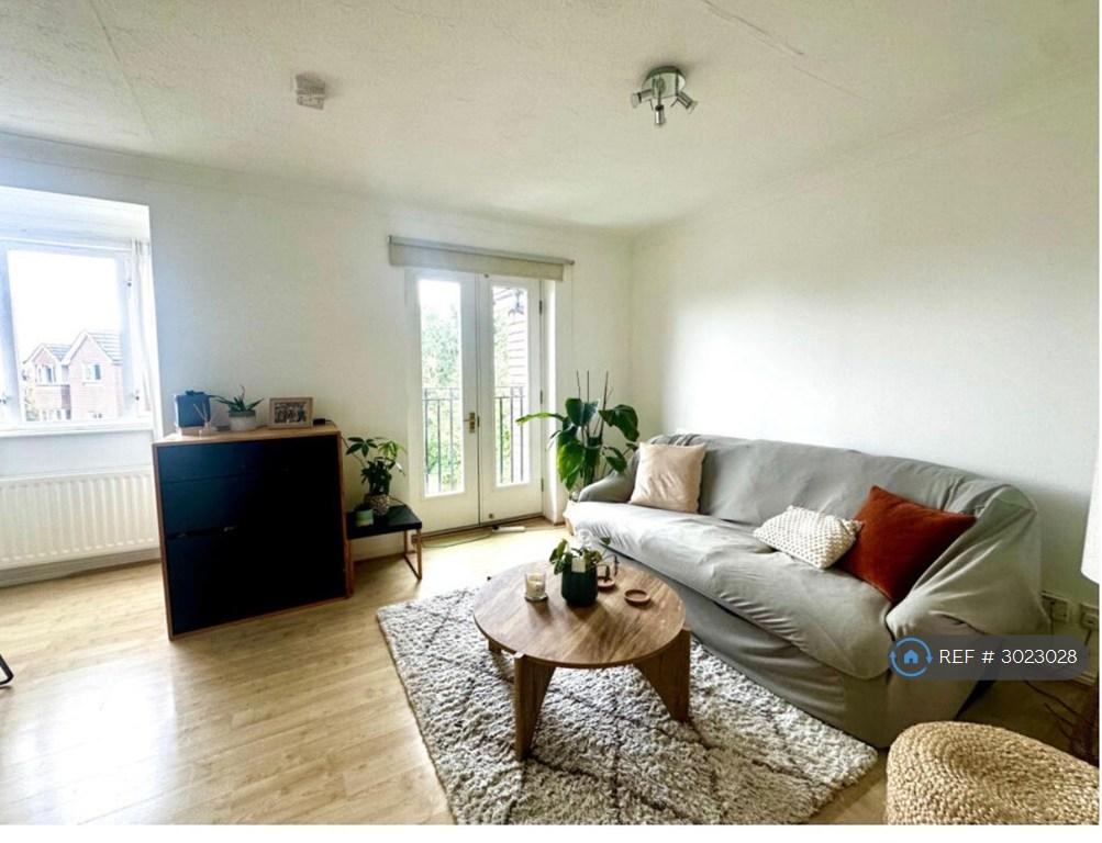 Apartment in Kingston Upon Thames - View 4
