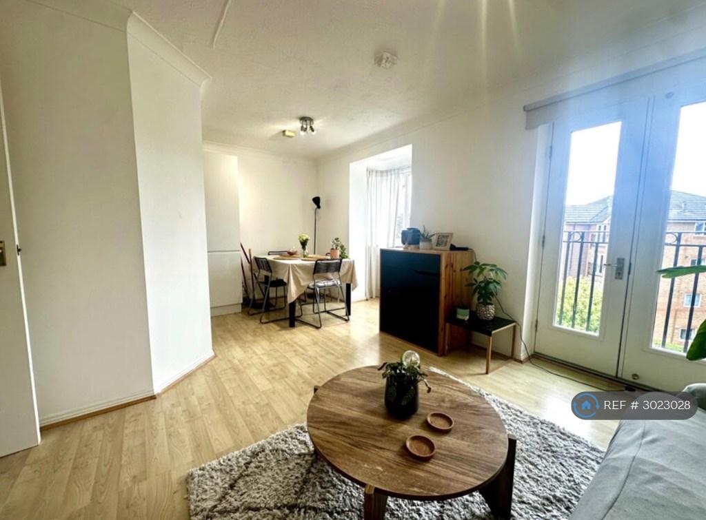Apartment in Kingston Upon Thames - More