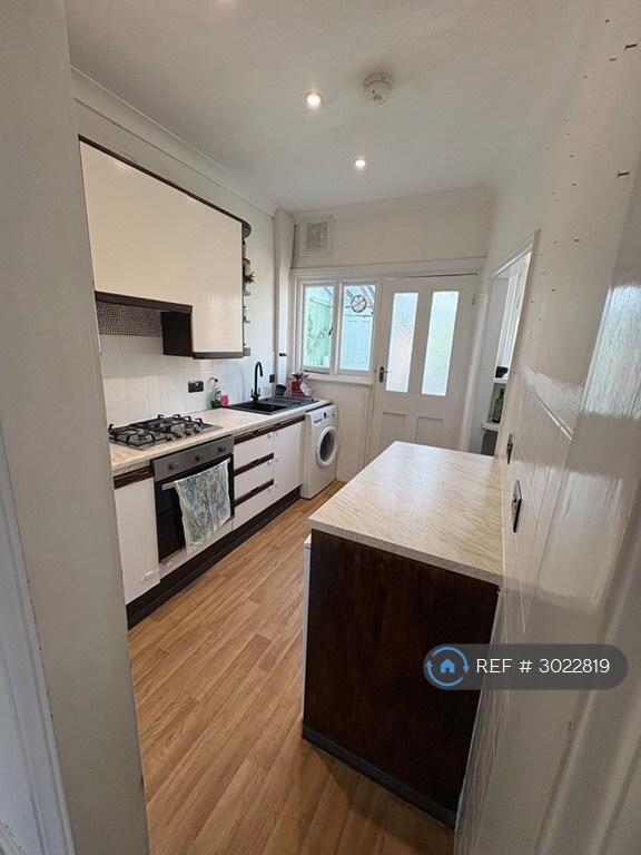 House in Twickenham - View 5