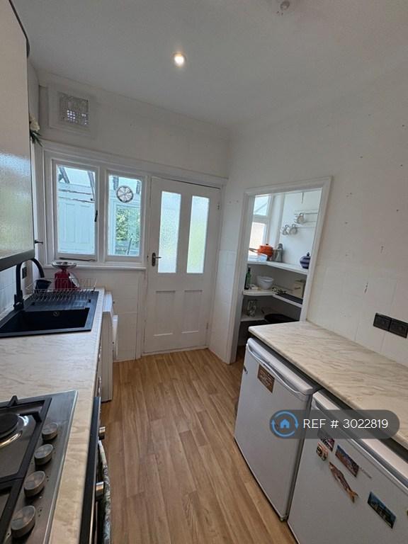 House in Twickenham - More