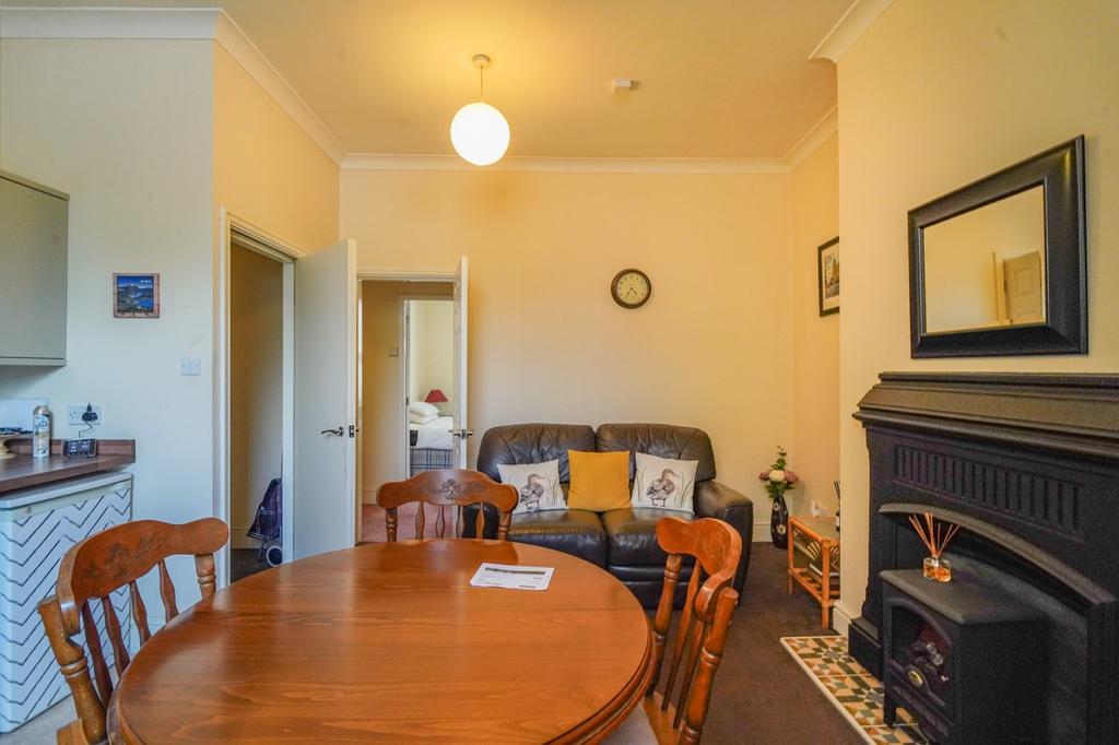 Apartment in Wakefield, West Yorkshire - View 2