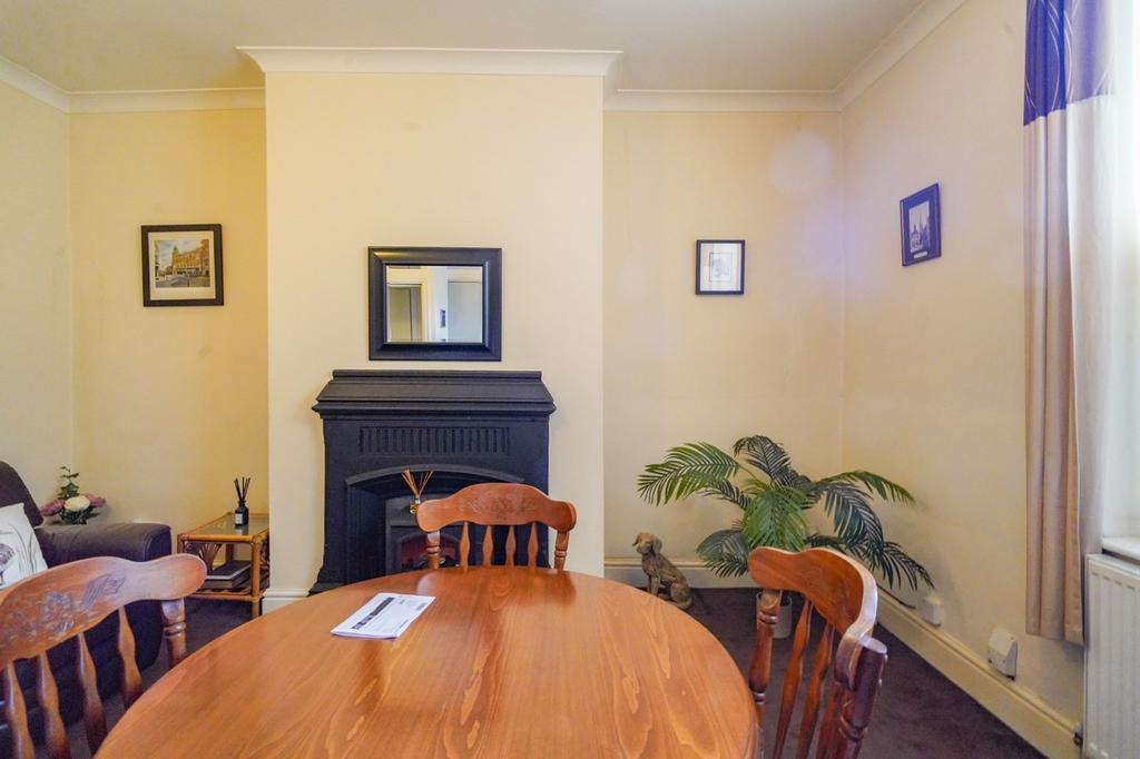 Apartment in Wakefield, West Yorkshire - View 3