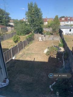 3 bedroom end of terrace house to rent, Woodcroft Crescent, Middx, UB10