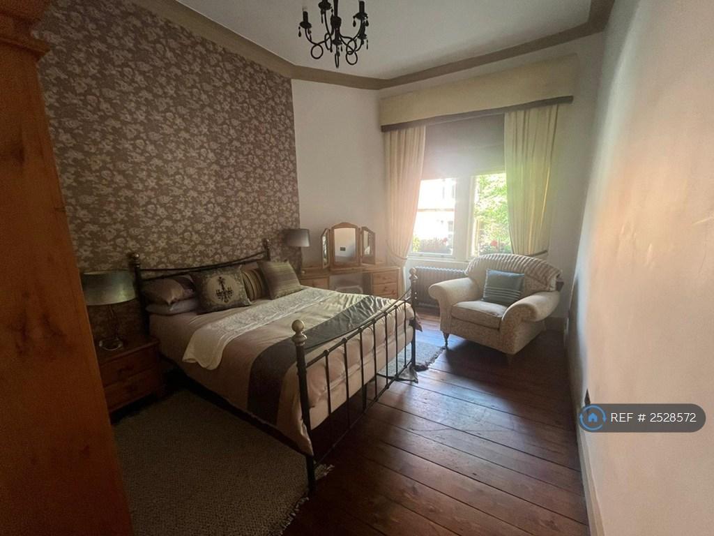 Apartment in Glasgow - View 2