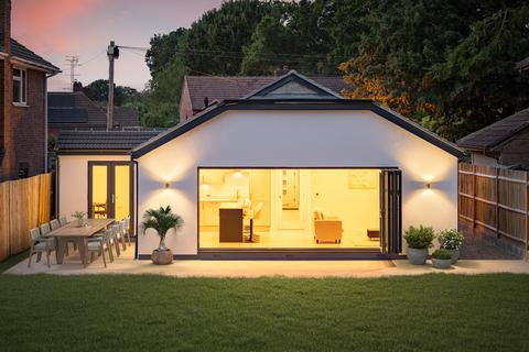 4 bedroom bungalow for sale, Fleet Road, Farnborough, GU14