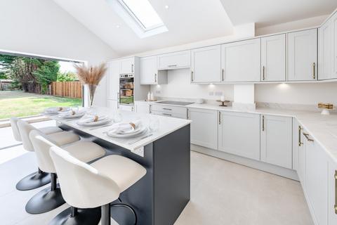 4 bedroom bungalow for sale, Fleet Road, Farnborough, GU14
