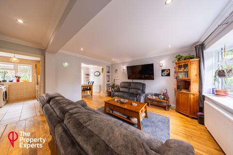 3 bedroom semi-detached house for sale, Holland Pines, Bracknell, RG12