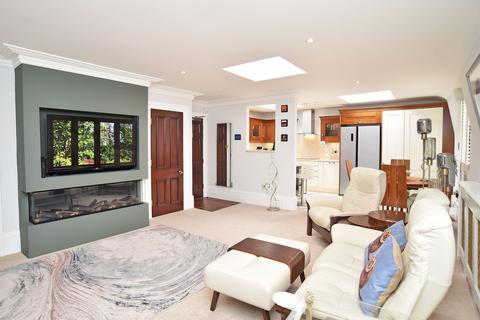 3 bedroom penthouse for sale, Clarence Drive, Harrogate, HG1