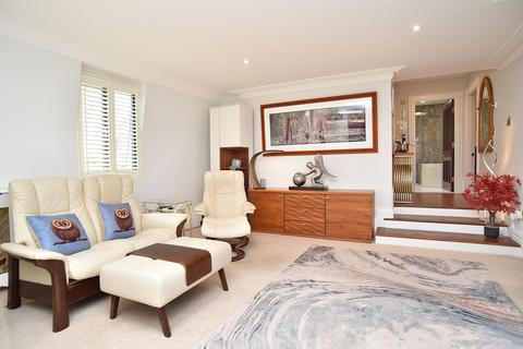3 bedroom penthouse for sale, Clarence Drive, Harrogate, HG1