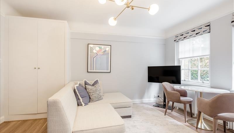 Apartment in London, Royal Borough of Kensington and Chelsea - View 2