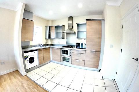 2 bedroom apartment to rent, Periwood Crescent, Perivale, Greenford