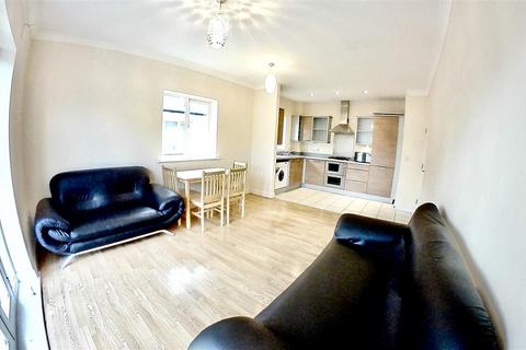 2 bedroom apartment to rent, Periwood Crescent, Perivale, Greenford