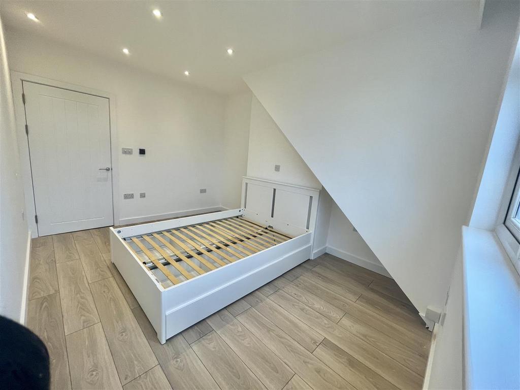 Apartment in Harrow - View 3
