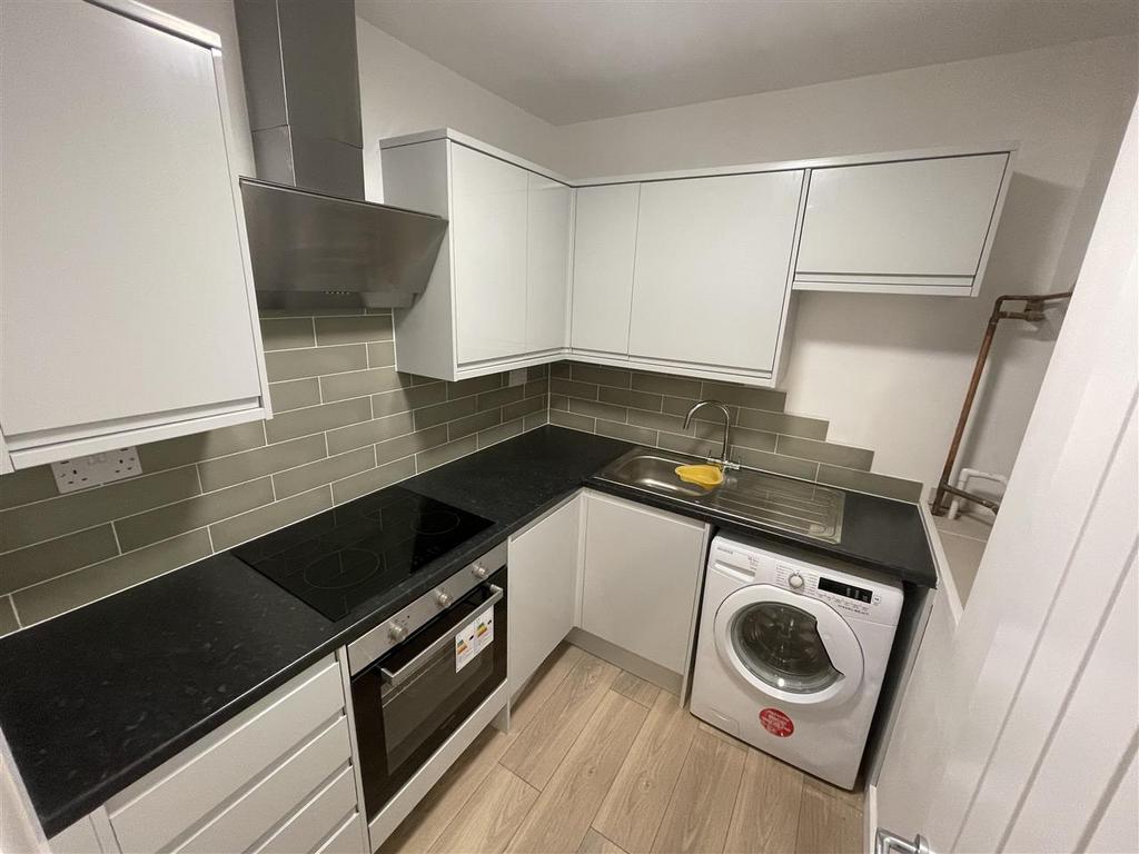 Apartment in Harrow - More