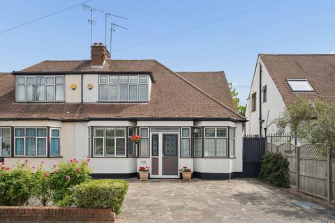 4 bedroom semi-detached house for sale, The Avenue, Pinner