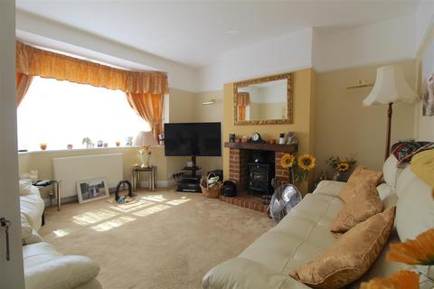 4 bedroom semi-detached house for sale, Westfield Road, Margate