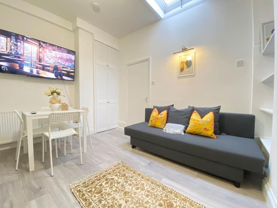 Apartment in Willesden Green - View 3