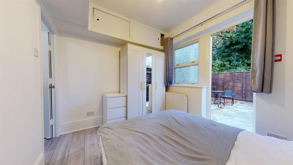 Apartment in Willesden Green - View 5