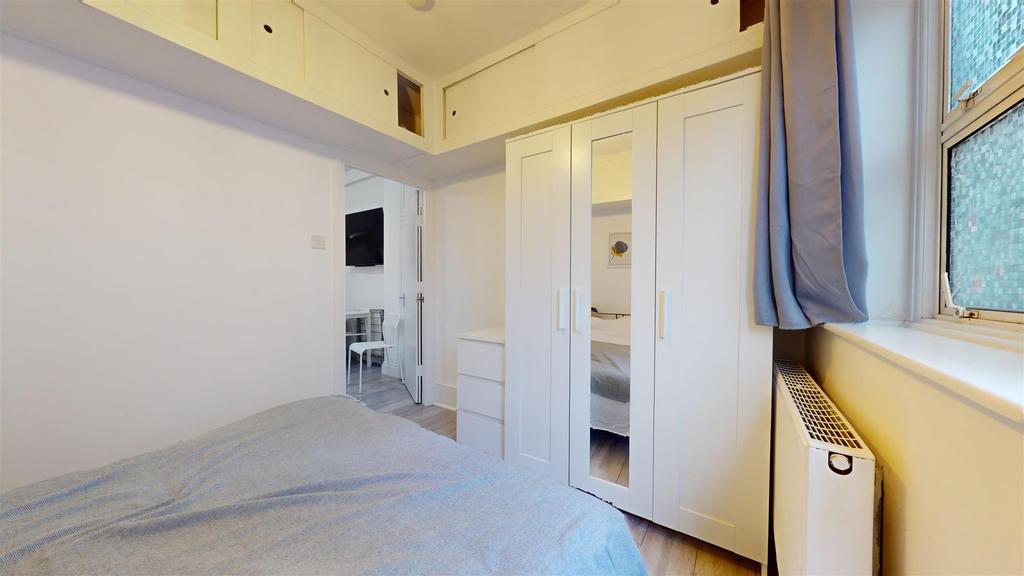 Apartment in Willesden Green - More