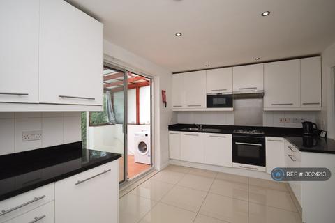 3 bedroom semi-detached house to rent, Somervell Road, Harrow, HA2