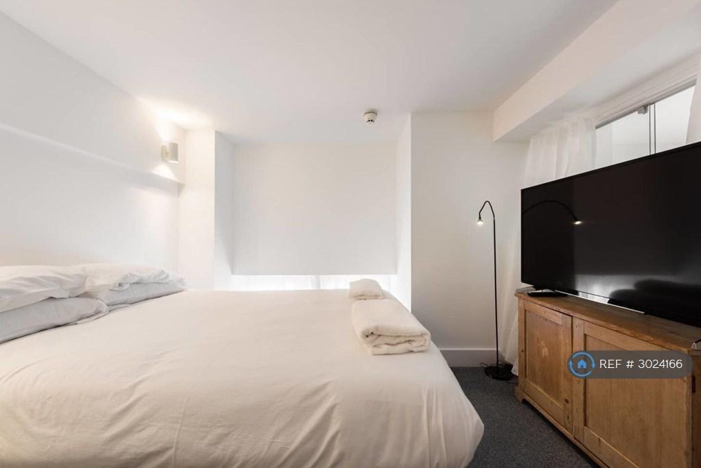 Apartment in London - More
