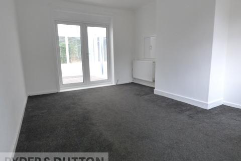 2 bedroom semi-detached house to rent, Torre Close, Middleton, Manchester, Greater Manchester, M24