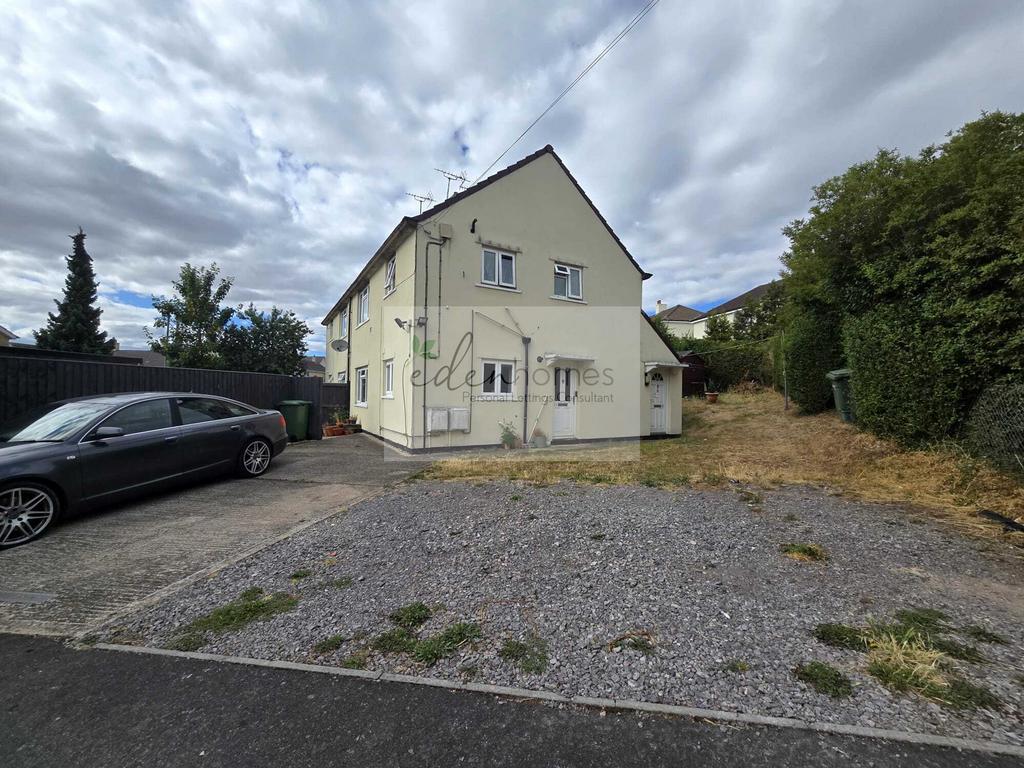 Apartment in Stroud - View 5