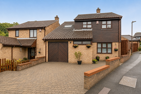 4 bedroom detached house for sale, Samara Close, Walderslade Woods