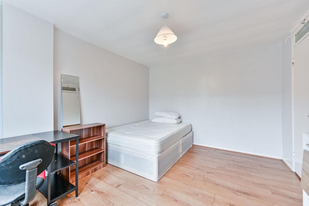 Apartment in London - More