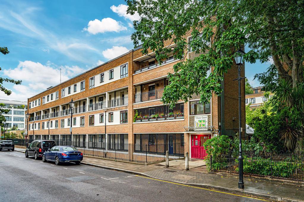 Apartment in London - View 3