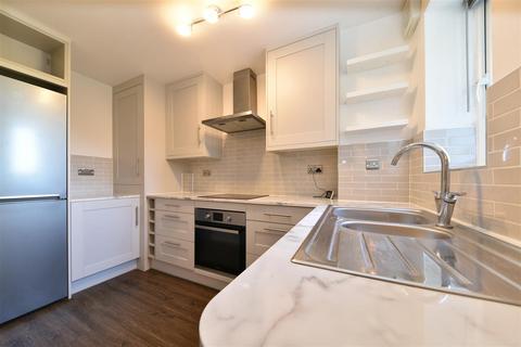 1 bedroom flat to rent, Prestatyn Close, Stevenage