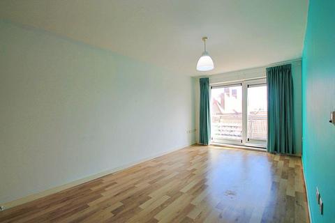 2 bedroom flat to rent, 20 Station Road, Harrow
