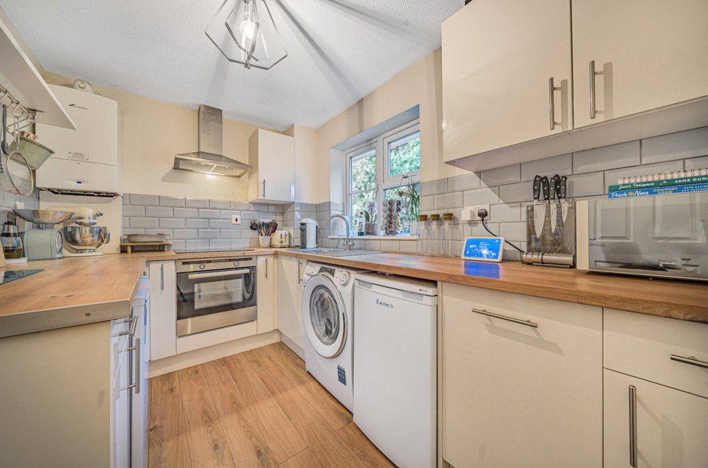 Apartment in Reading, Lower Earley, Earley - View 4