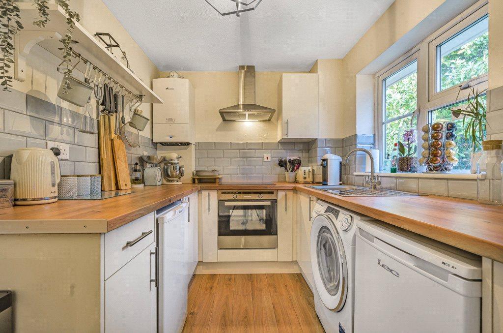 Apartment in Reading, Lower Earley, Earley - View 5