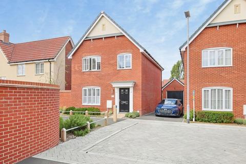 4 bedroom detached house for sale, Rawlinson Crescent, Bury St. Edmunds